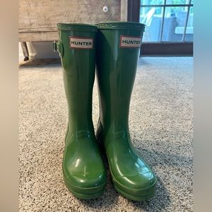 Hunter Boots, youth size 3/4 (see pictures for size). Shiny green.